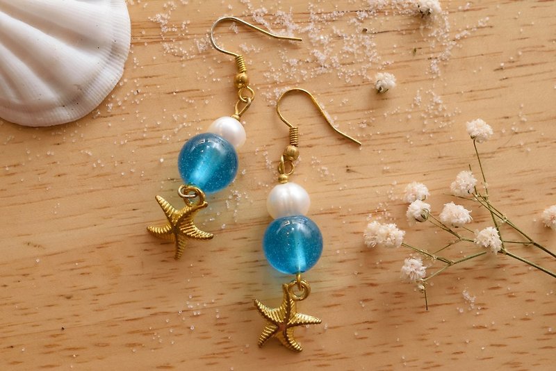 Cute & Beauty Adorable Blue Clear Resin with Pearl Dangle Earrings - 耳環/耳夾 - 樹脂 藍色