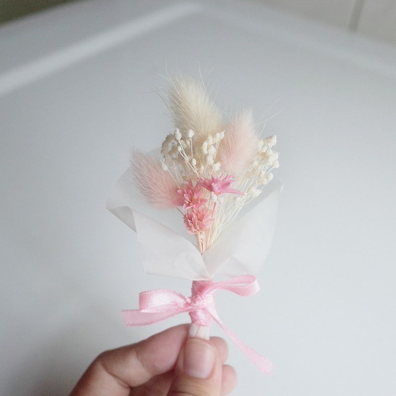【Q-cute】乾燥花小胸花系列-毛茸茸兔尾草 - 胸針 - 植物．花 粉紅色