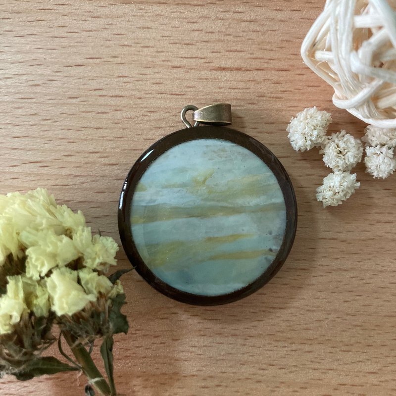 再生項鏈吊墜-淺豆綠暈染 NP006 - 項鍊 - 木頭 