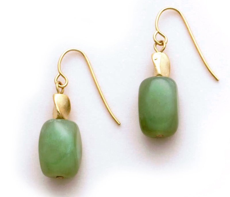 Spiral beads and apple jade earrings - Earrings & Clip-ons - Other Metals Gold
