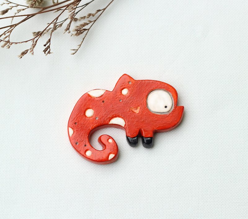 Handmade red chameleon  brooch - Brooches - Clay Red