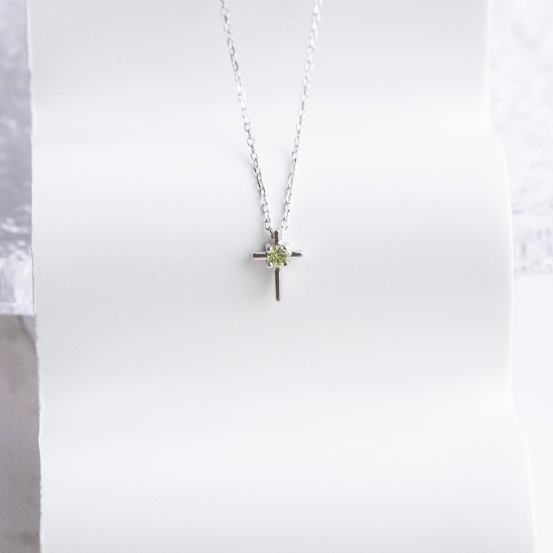 Olive Stone 925 sterling silver cross necklace - สร้อยคอ - เครื่องเพชรพลอย สีเงิน