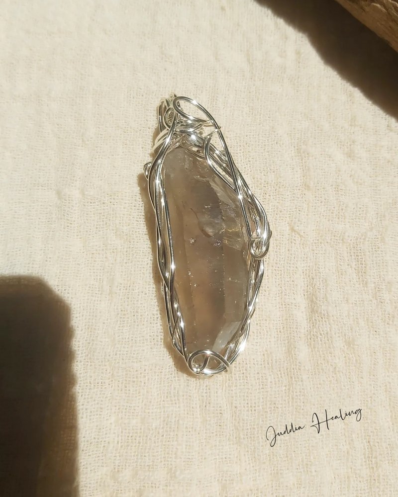 Citrine metal wire braided pendant - สร้อยคอ - คริสตัล 