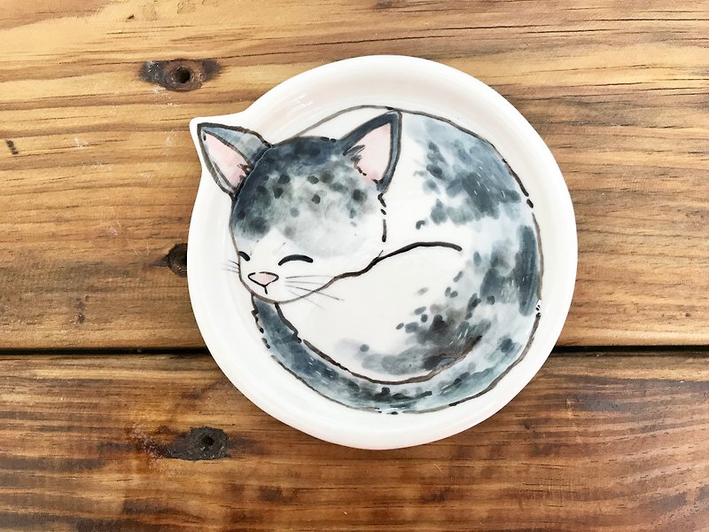 Gray cat group underglaze painting hand-squeezing tray 1 - Small Plates & Saucers - Porcelain Multicolor