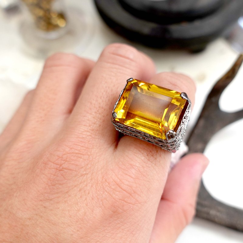 Lady Style Black Gunmetal Golden Cubic Stone Crystal Gemstone Ring Brass Antique Silver Plated Jewelry Banquet - แหวนทั่วไป - ทองแดงทองเหลือง สีทอง
