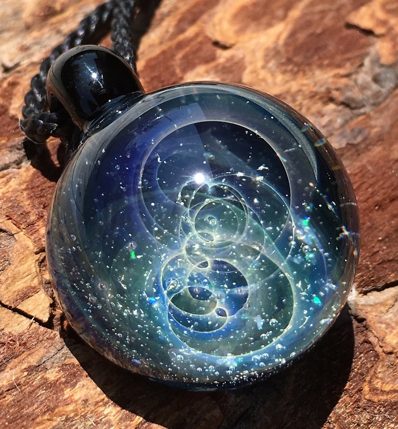 boroccus  A galaxy  The nebula whirlpool design  Thermal glass  Pendant. - Necklaces - Glass Black