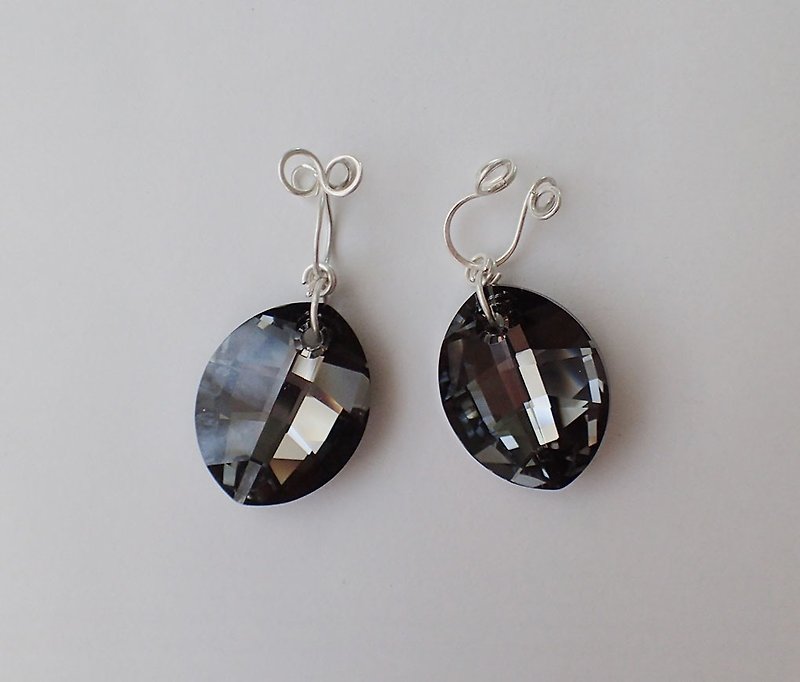 leaf & sprout earrings, Fine silver wire - Earrings & Clip-ons - Glass Black
