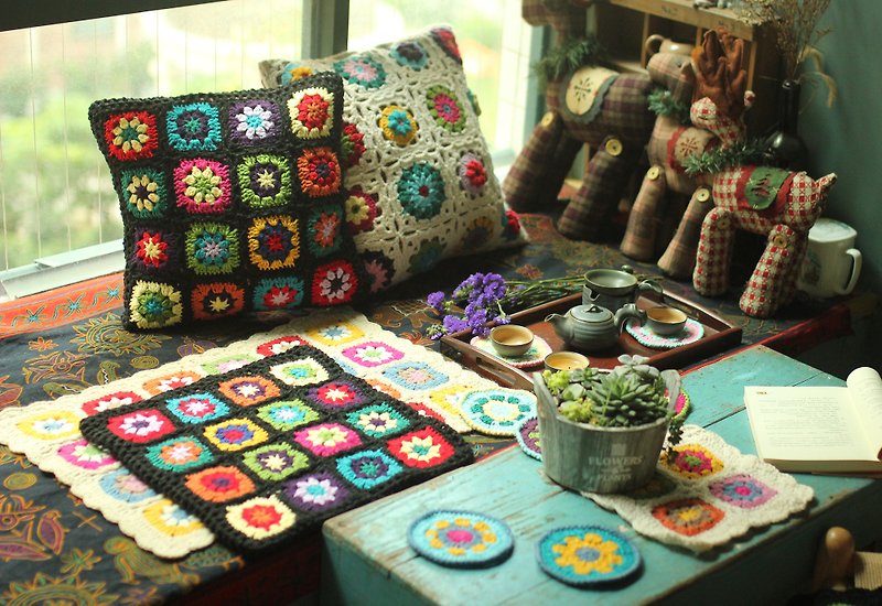 Hand crochet flower retro pastoral style Xuancan cushion dining chair cushion woven chair cushion floor cushion pillow - หมอน - หนังแท้ 
