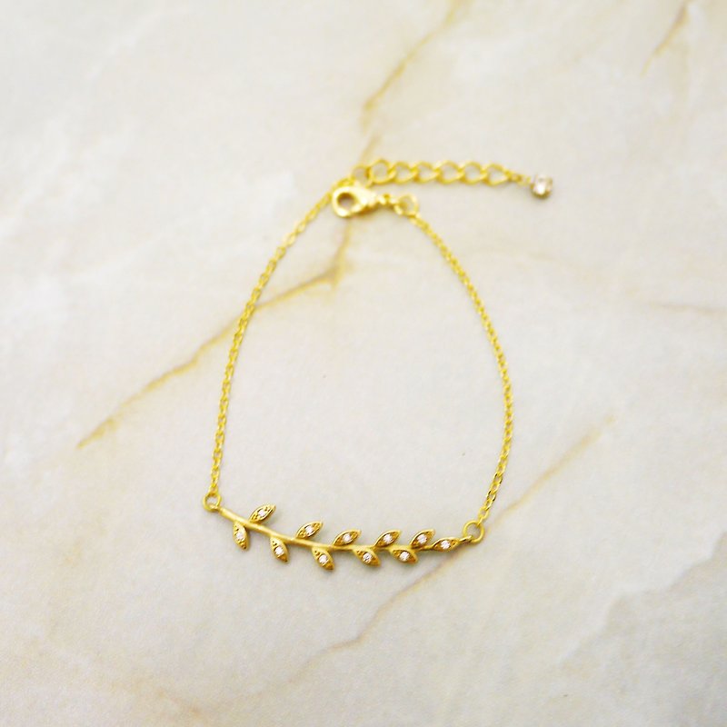 Elegant Star Romantic Bracelet - สร้อยข้อมือ - โลหะ สีทอง