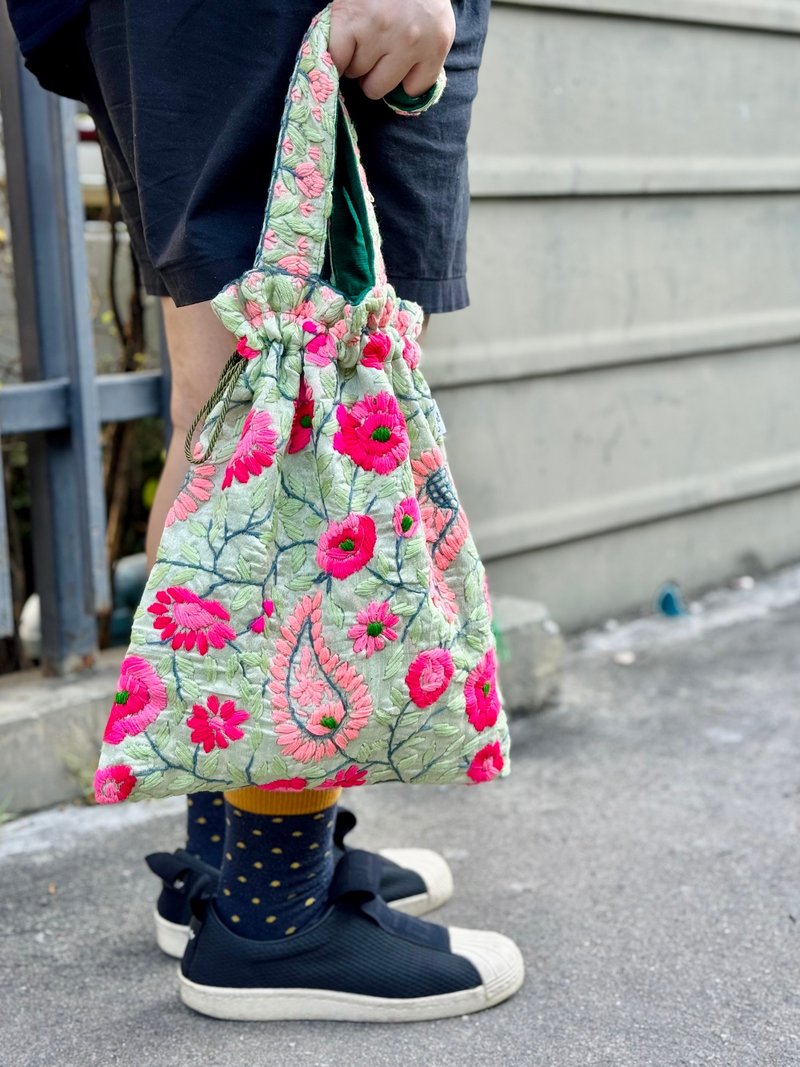 手工刺繡 淺綠色 花卉 索繩束口 手袋 手提包 - 側背包/斜背包 - 絲．絹 綠色