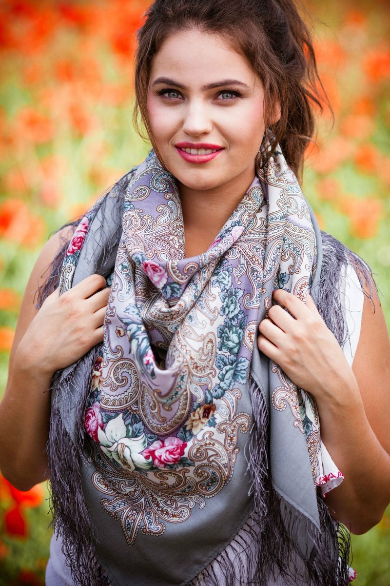 Pavlovo Posad Russian Shawl 100% Wool Scarf 125x125 cm Wrap Silk Fringe 1437-1 - 絲巾 - 羊毛 多色