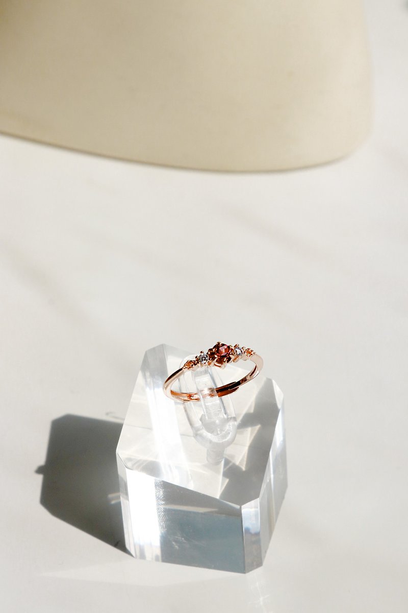 Kiss of Eros | 925 Sterling Silver Magnesium Stone Natural Crystal Gemstone Birthday Gift Ring - แหวนทั่วไป - เงินแท้ สีทอง