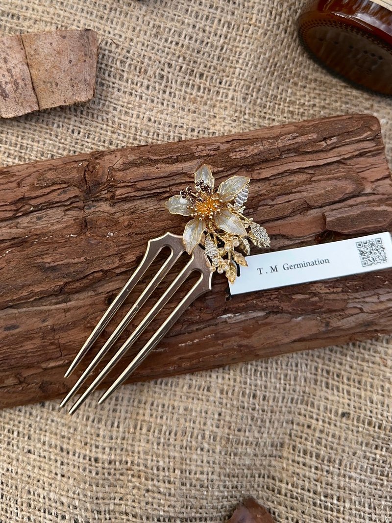 bloom. Classic handmade Bronze hairpin, crystal flower hairpin, four-tooth hair comb - Hair Accessories - Resin Gold