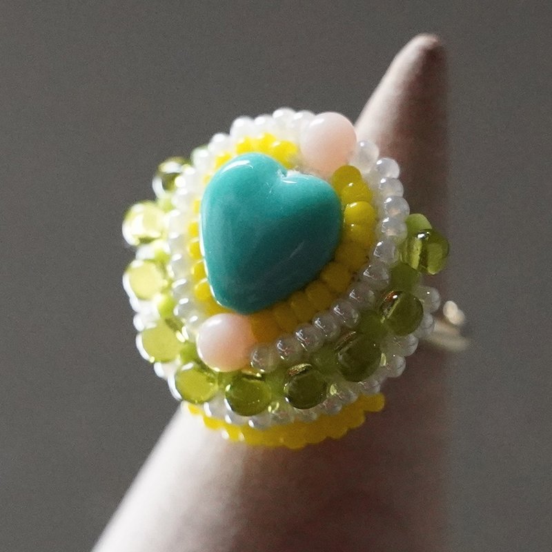 Talking ring 180 free size bead embroidery ring green yellow heart big ring for scarf closure - General Rings - Plastic Yellow