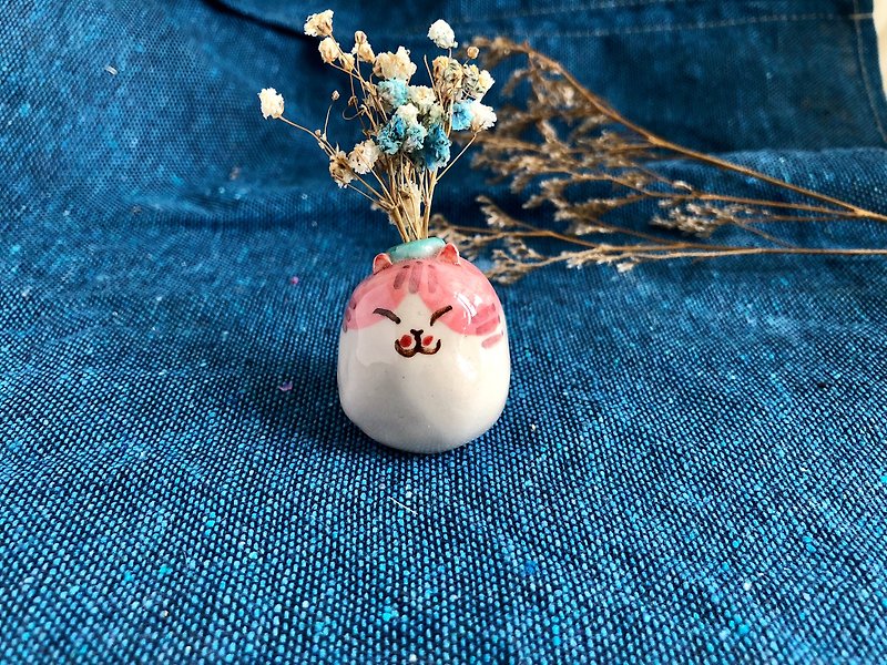 Tiny pink cat vase - เซรามิก - ดินเผา สึชมพู