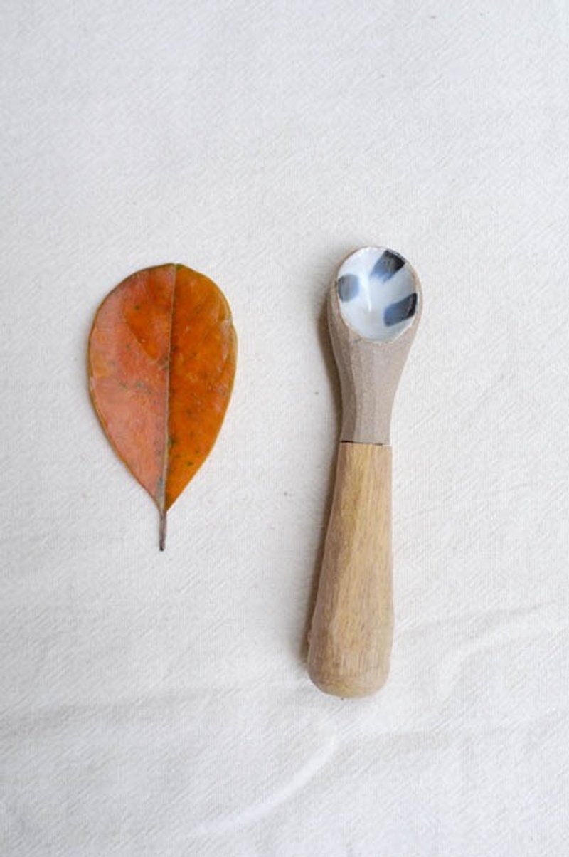 ceramic spoon - 花瓶/花器 - 陶 灰色