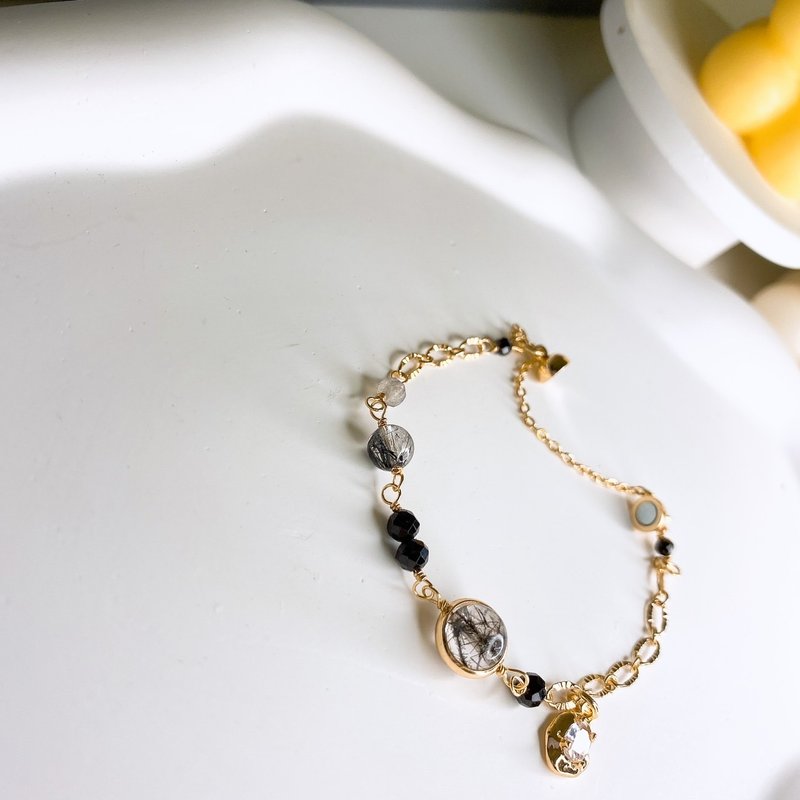 Xuanqing Wings Black Hair Crystal Black Spinal Labradorite Handmade Metal Wound Magnetic Clasp Crystal Bracelet - Bracelets - Crystal Black