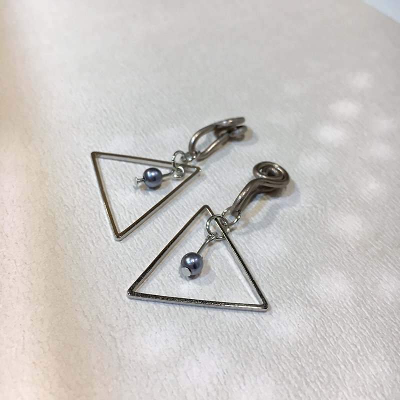 Bermuda Triangle Painless Clip-On - Earrings & Clip-ons - Other Metals Silver