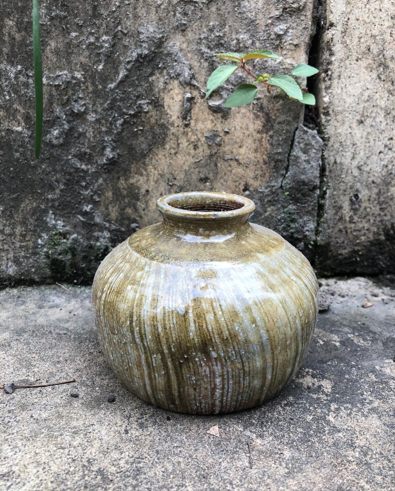 質感線條 柴燒花器 自然落灰 手工製作 花瓶 擴香瓶 陶器 - 花瓶/花器 - 陶 咖啡色
