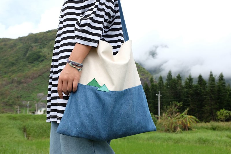 My first piece of the Eastern Sea-carrying a big bag on the side and shoulders - Messenger Bags & Sling Bags - Cotton & Hemp White