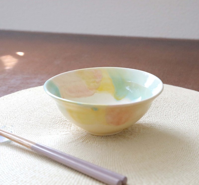 生成色のマット釉と春色三彩のリム碗 - 碗 - 陶 黃色