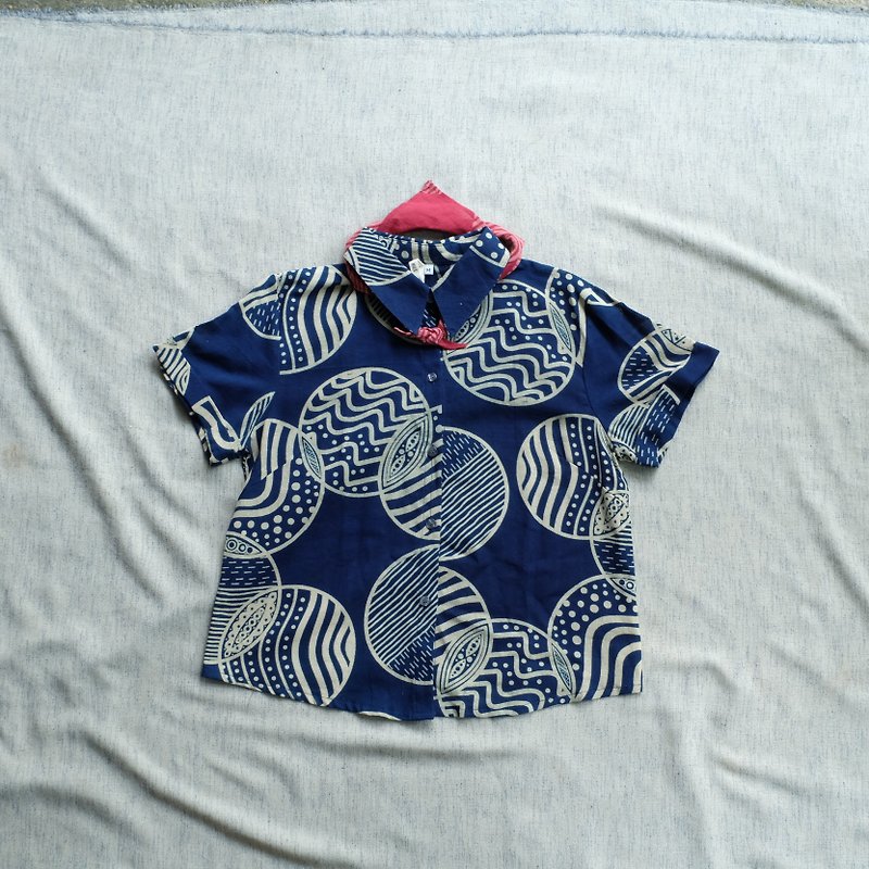 Graphic circle printed cotton shirt - 女襯衫 - 棉．麻 藍色