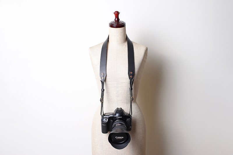 茶皮 寬版黑咖啡 皮革相機背帶 【免費客製刻字1-7個字】 - 菲林/即影即有相機 - 真皮 黑色