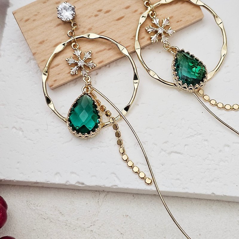 Snowflake x Gentle - Clip Earrings Pin Earrings Stainless Steel Earrings - Earrings & Clip-ons - Pearl Green