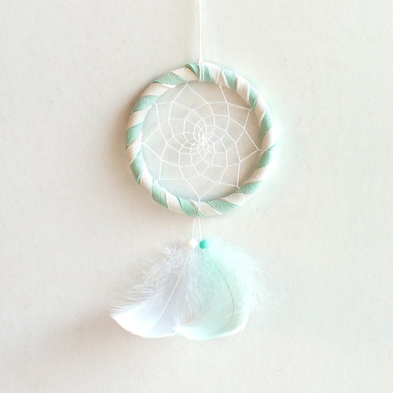 Mint Candy Double Color (White + Mint Green) Dream Catcher 8cm - Small Fresh, Handmade Gift - ของวางตกแต่ง - วัสดุอื่นๆ 