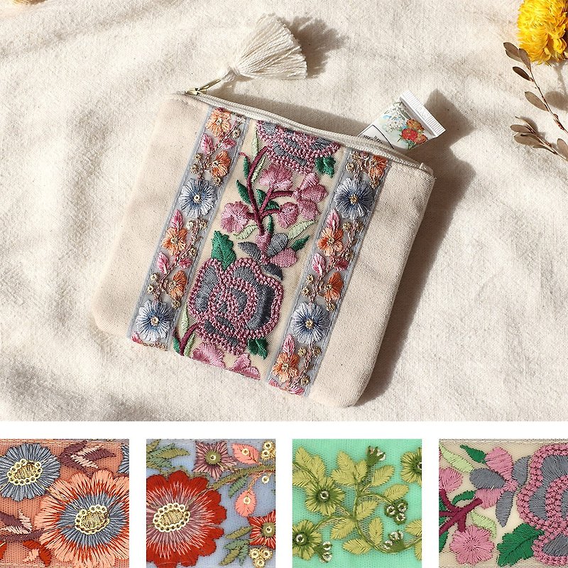 [Pre-order] Made in India Indian embroidered tassel pouch - กระเป๋าเครื่องสำอาง - ผ้าฝ้าย/ผ้าลินิน สีน้ำเงิน