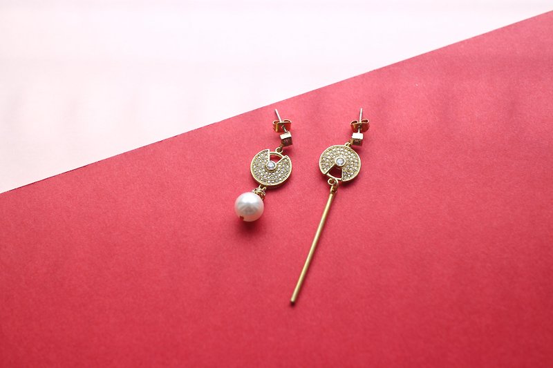 華麗凡爾賽-鋯石 黃銅耳環-可改夾 - 耳環/耳夾 - 銅/黃銅 金色
