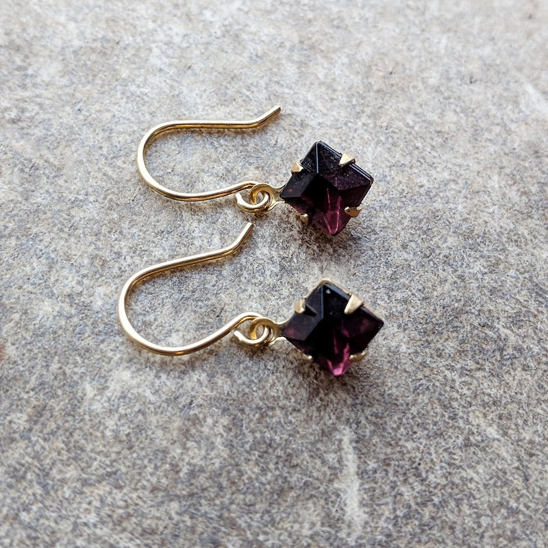 簡約紫色古董玻璃耳環 - 耳環/耳夾 - 玻璃 紫色