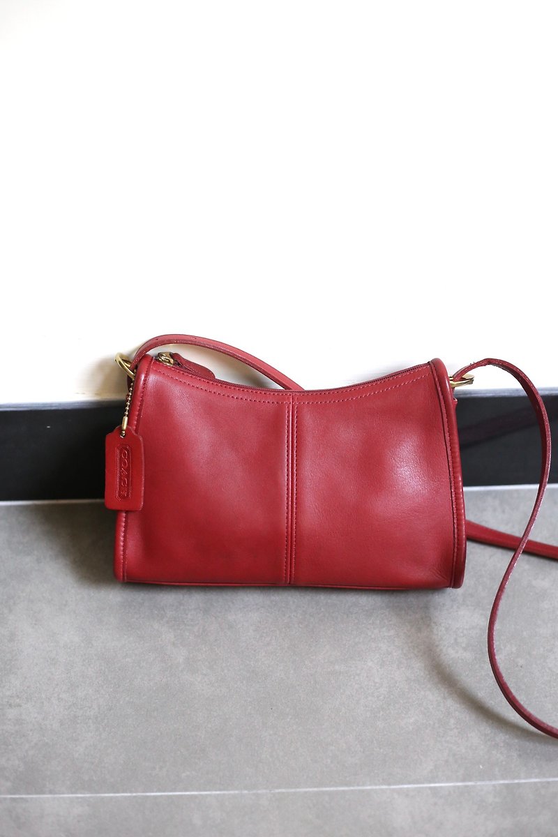 Vintage Coach Bag antique bag / leather bag / second-hand bag - Messenger Bags & Sling Bags - Genuine Leather Red