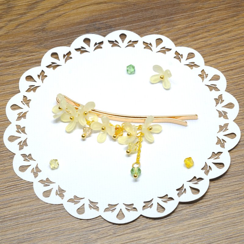 Osmanthus hairpin 【Flowers in the Moonlight】 - เครื่องประดับผม - พลาสติก ขาว