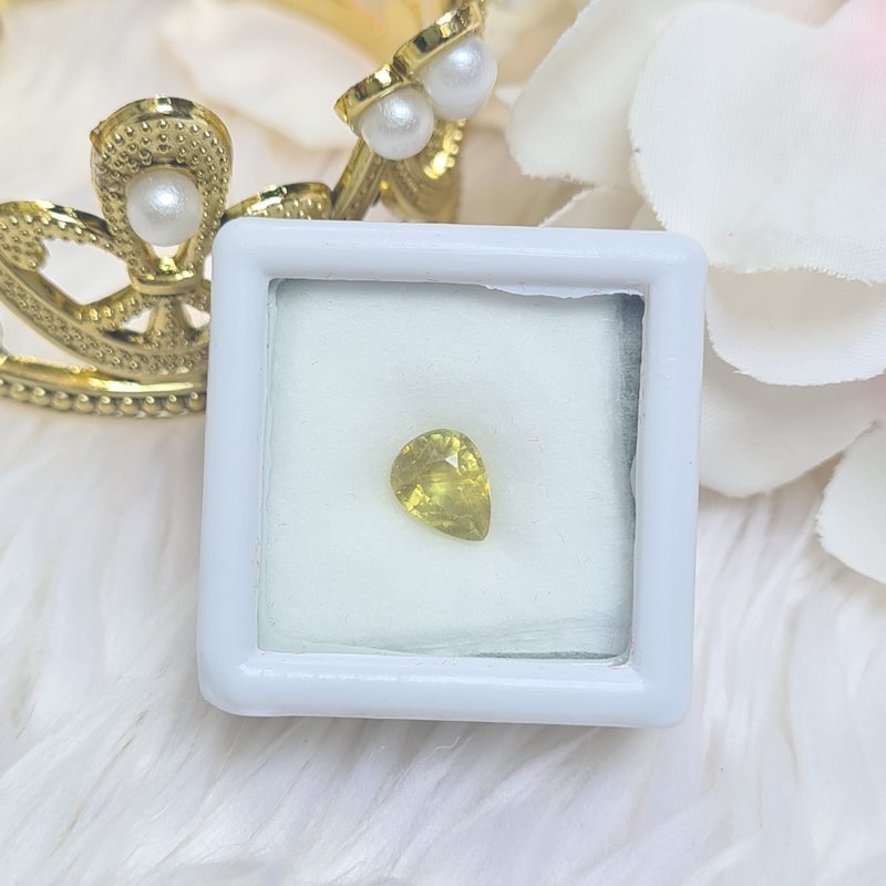 Natural untreated pear-shaped sphene size 5*7 mm. total weight 1.24 cts - Metalsmithing/Accessories - Gemstone Yellow