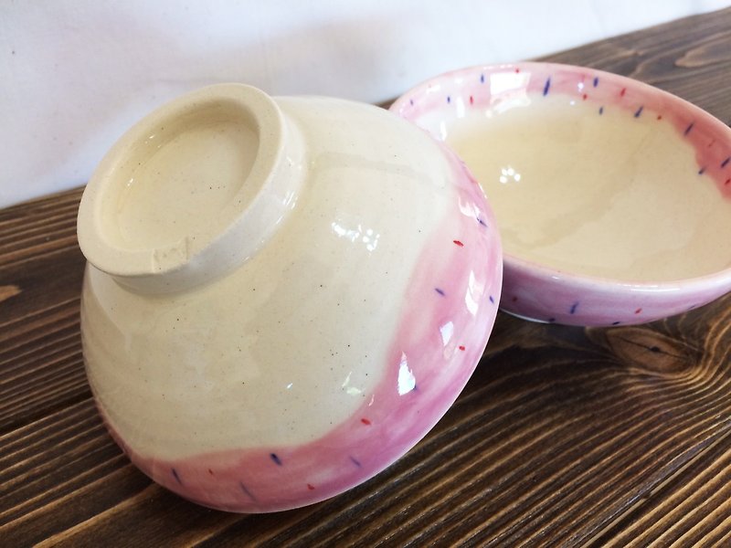 Pink little bit of hand-painted bowl - ถ้วยชาม - เครื่องลายคราม 