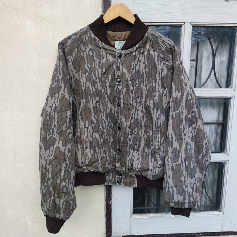 Vintage Mossy Oak Bottomland Quilted Camouflage Bomber Jacket - เสื้อโค้ทผู้ชาย - ผ้าฝ้าย/ผ้าลินิน สีนำ้ตาล