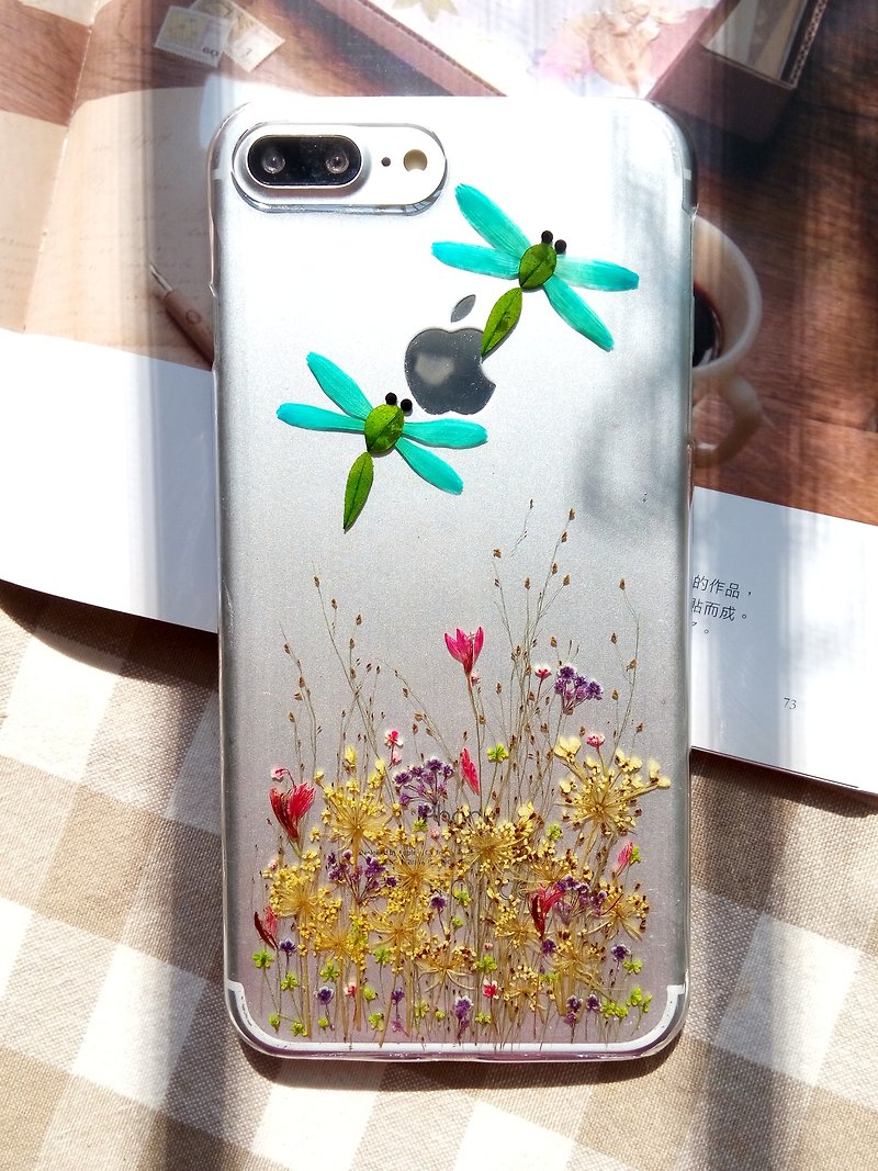 Pressed flowers phone case, iPhone 7 plus, iPhone 8 plus, Dragonfly - เคส/ซองมือถือ - พลาสติก หลากหลายสี
