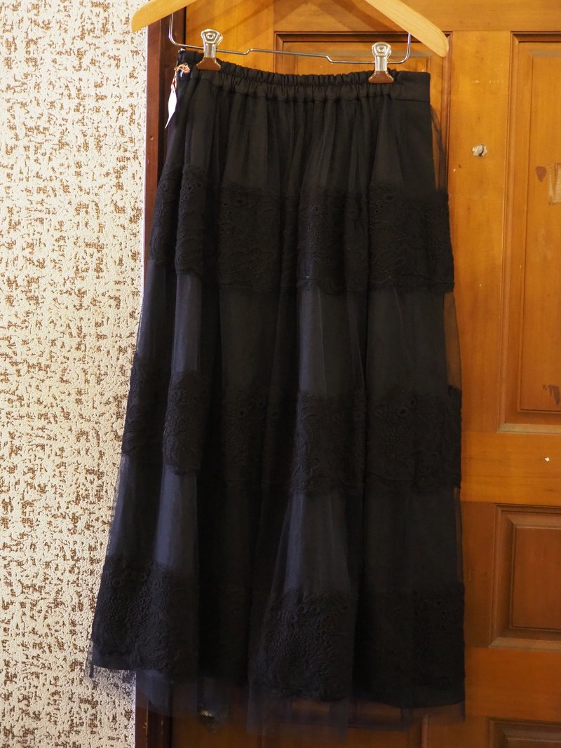 Original design lace voluminous tulle skirt in black - Skirts - Cotton & Hemp Black