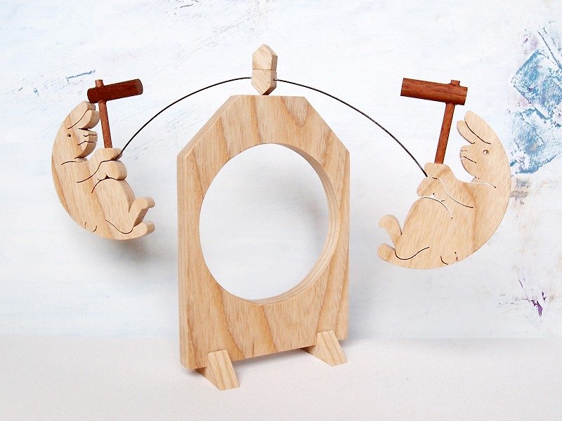 兎二羽－干支／一枚板の振り子 - 裝飾/擺設  - 木頭 