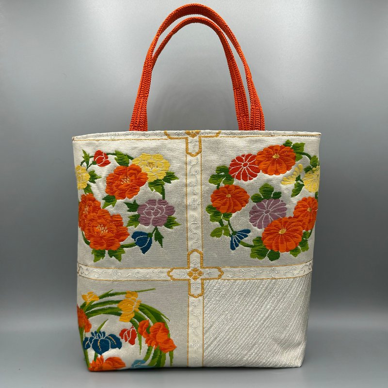 Kimono Obijime Remake Tote bag - กระเป๋าถือ - ผ้าไหม ขาว