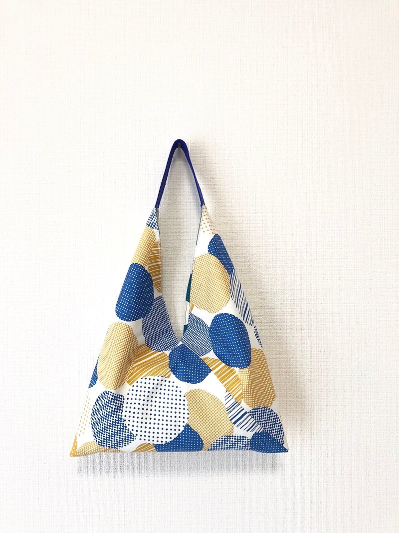Triangle-shaped tote bag / Japanese origami bag - yellow and blue circle + blue big point - กระเป๋าถือ - ผ้าฝ้าย/ผ้าลินิน สีส้ม