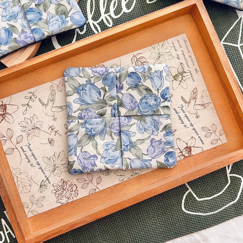 Zakka style handmade coasters, blue and purple floral cloth coasters [sustainable design] - ที่รองแก้ว - ผ้าฝ้าย/ผ้าลินิน หลากหลายสี