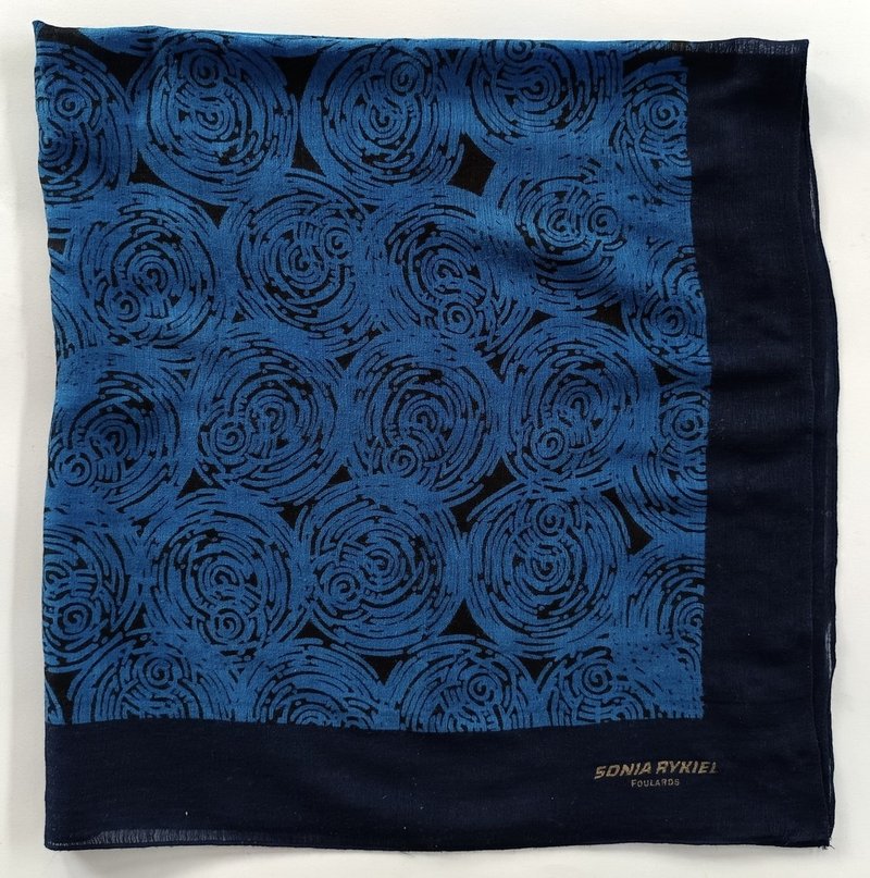 Beautiful Vintage Sonia Rykiel Foulards Scarf, 42 x 43 Inches, Sophisticated - 絲巾 - 絲．絹 藍色