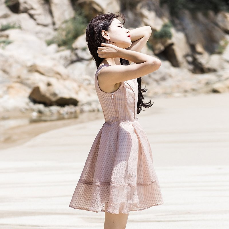 安妮陳2017夏裝新款女士V領無袖連身裙洋裝 - 洋裝/連身裙 - 紙 粉紅色