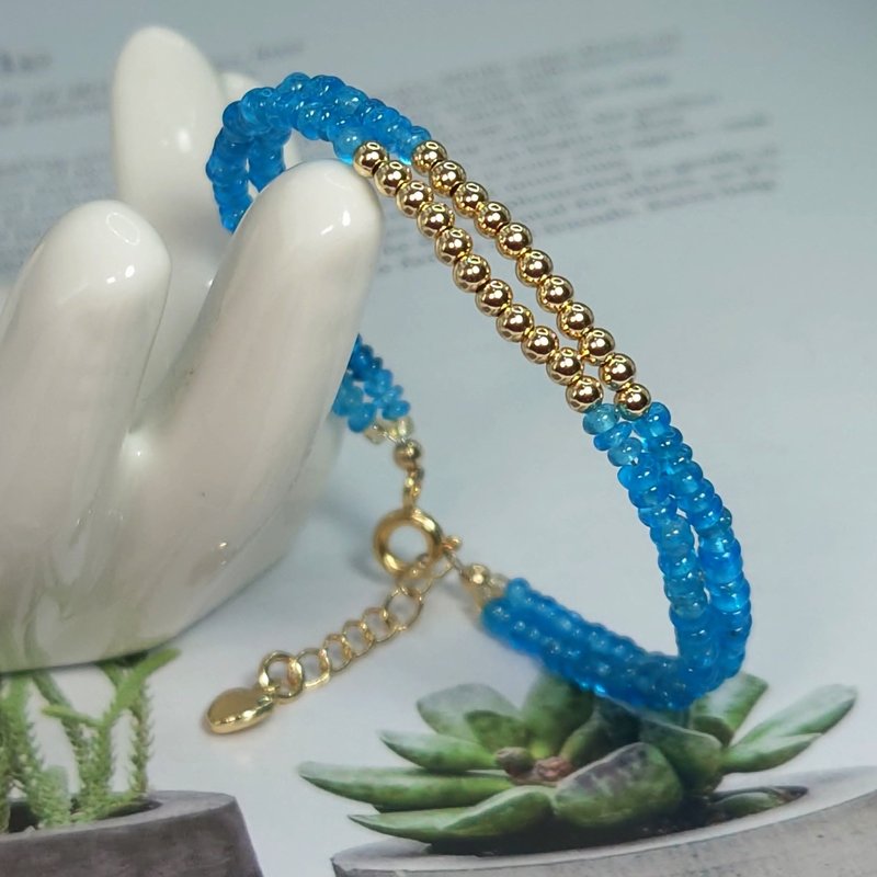 Bracelet, Blue Apatite, Gold Filled, Glass Beads, Handmade Jewelry - สร้อยข้อมือ - เครื่องเพชรพลอย สีน้ำเงิน