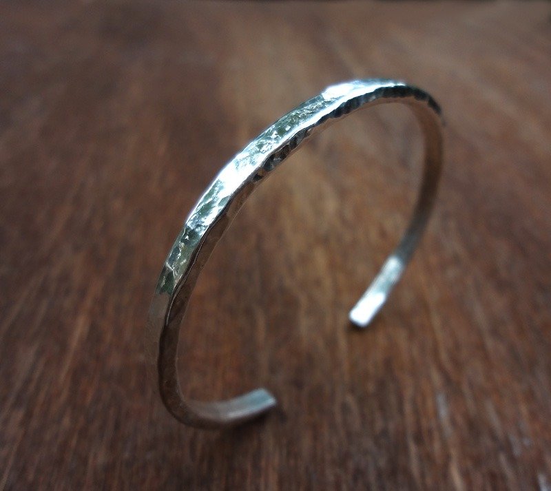 Hand forged and knocked No. 6 Silver bracelet - Bracelets - Other Metals Gray