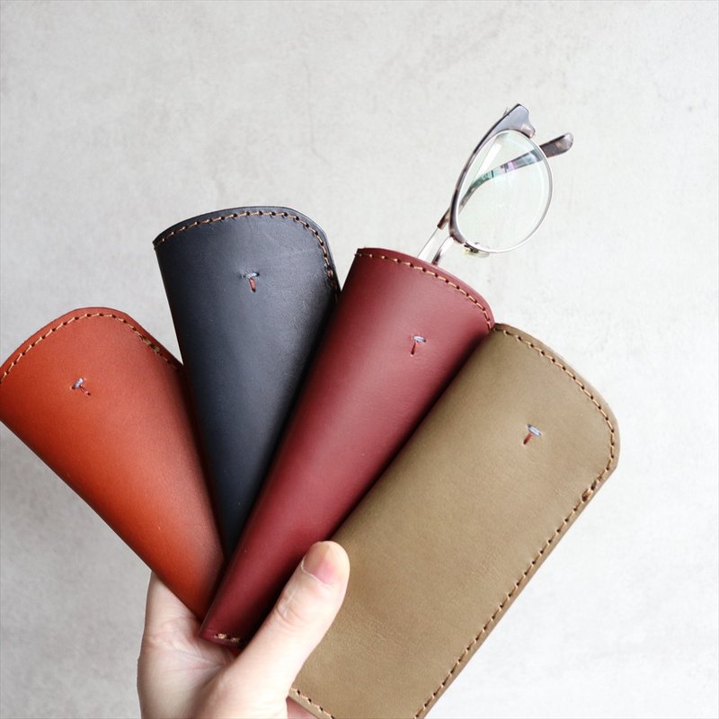 Slim eyeglass case / Made of chic oiled leather / Name can be added / Made in Japan / ola-30 [Customizable gift] - Other - Genuine Leather Brown