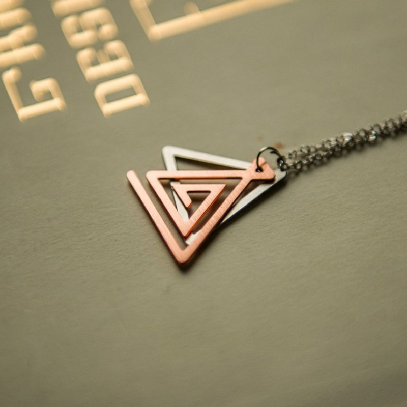 Styling triangle necklace - สร้อยคอ - โลหะ 