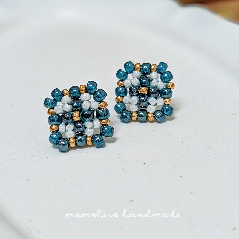 Beaded Flower Earrings Small Dangle Earrrings Dainty Bead Woven Earrings - Earrings & Clip-ons - Other Materials Green